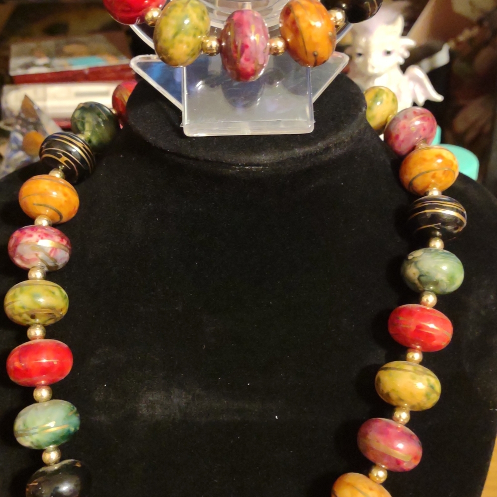 Necklace and bracelet set